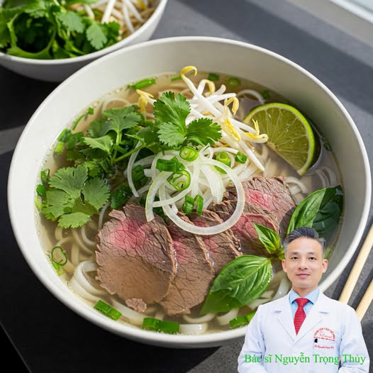 Ăn phở với giá trụng hay giá sống là tốt nhất?